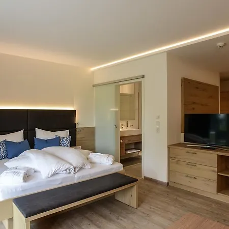 R Apartment *